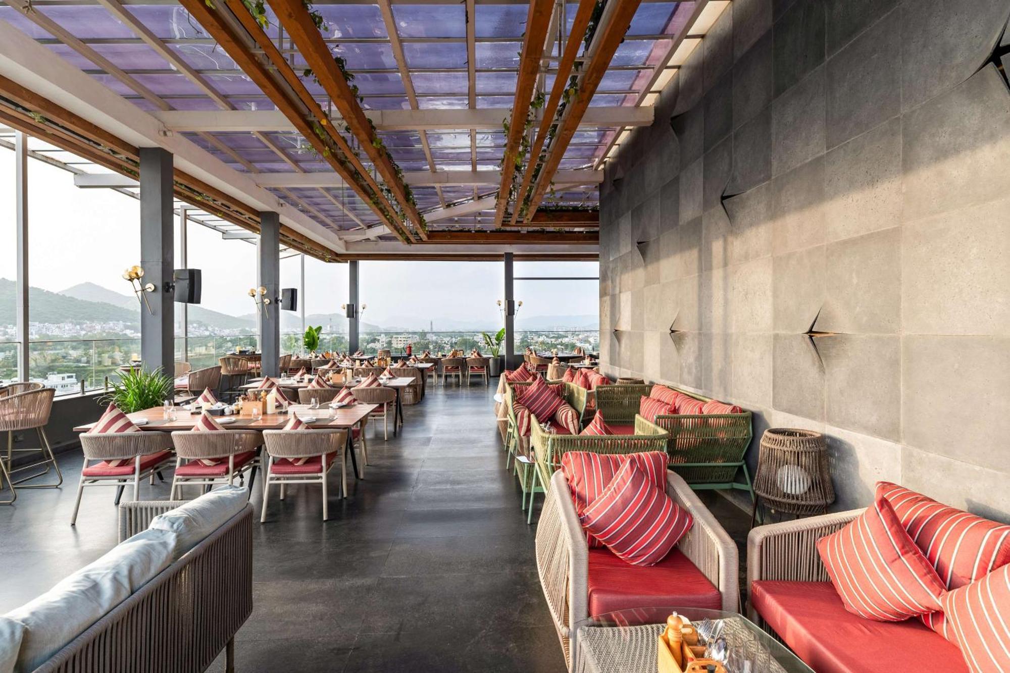 Parallel Hotel Udaipur, A Member Of Radisson Individuals Экстерьер фото
